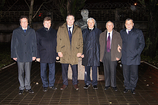 November 2012. Deputy Chairman of the Russian Federation Government Dmitry O. Ragozin and Governer of St. Petersburg G.S. Poltavchenko visiting the Krylov Centre.